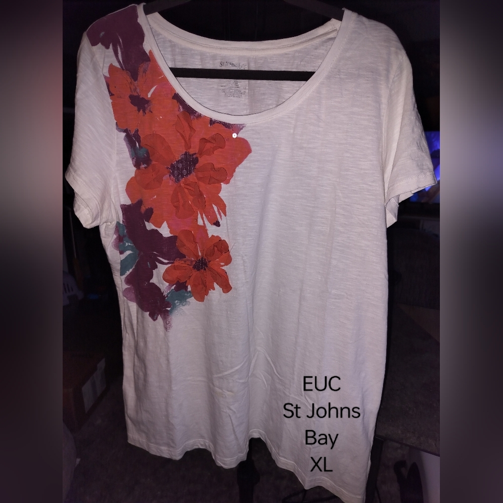 3-D floral top